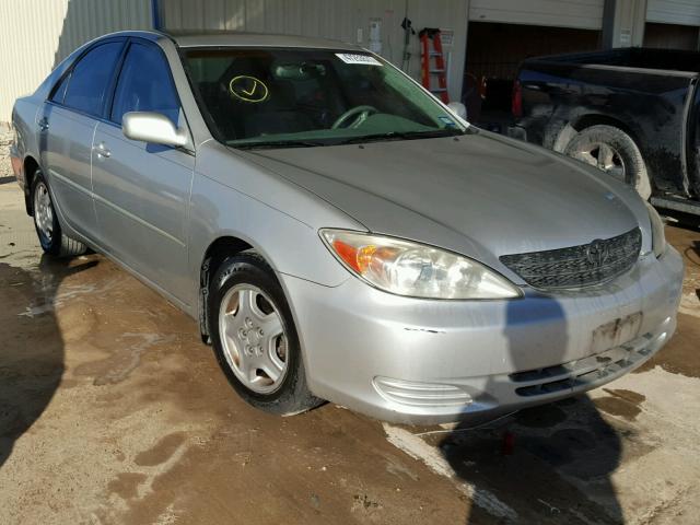 4T1BF32K52U512206 - 2002 TOYOTA CAMRY LE 银色 照片 1