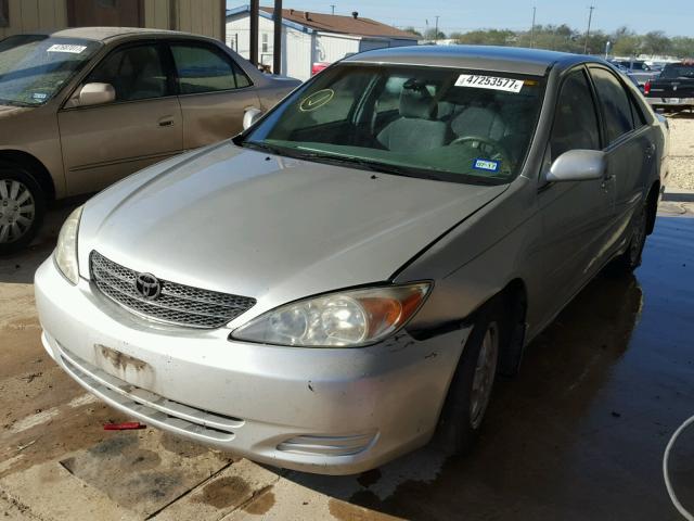 4T1BF32K52U512206 - 2002 TOYOTA CAMRY LE 银色 照片 2