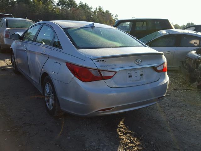 5NPEB4AC8DH637596 - 2013 HYUNDAI SONATA GLS SILVER photo 3