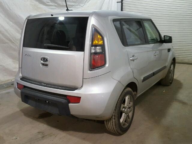 KNDJT2A26B7708013 - 2011 KIA SOUL + SILVER photo 4