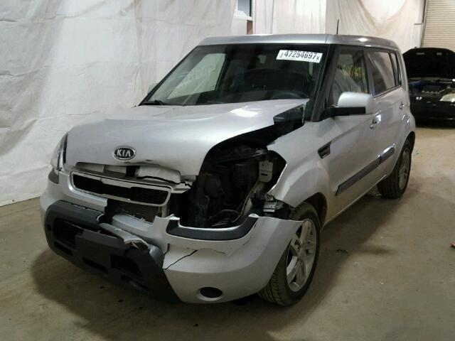 KNDJT2A26B7708013 - 2011 KIA SOUL + SILVER photo 9