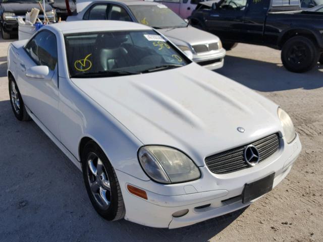 WDBKK65F71F201040 - 2001 MERCEDES-BENZ SLK 320 WHITE photo 1