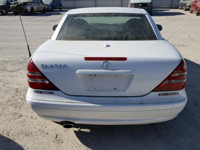 WDBKK65F71F201040 - 2001 MERCEDES-BENZ SLK 320 WHITE photo 9