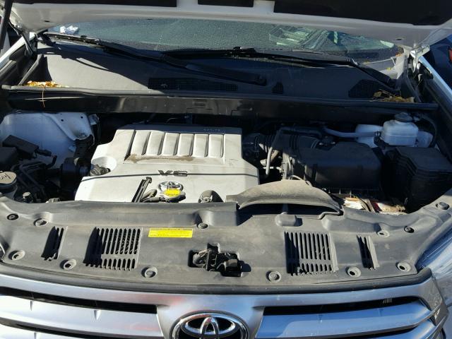 5TDBK3EH0BS054689 - 2011 TOYOTA HIGHLANDER WHITE photo 7