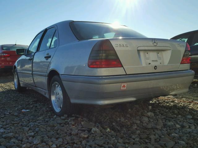 WDBHA23G8WA589868 - 1998 MERCEDES-BENZ C 230 SILVER photo 3