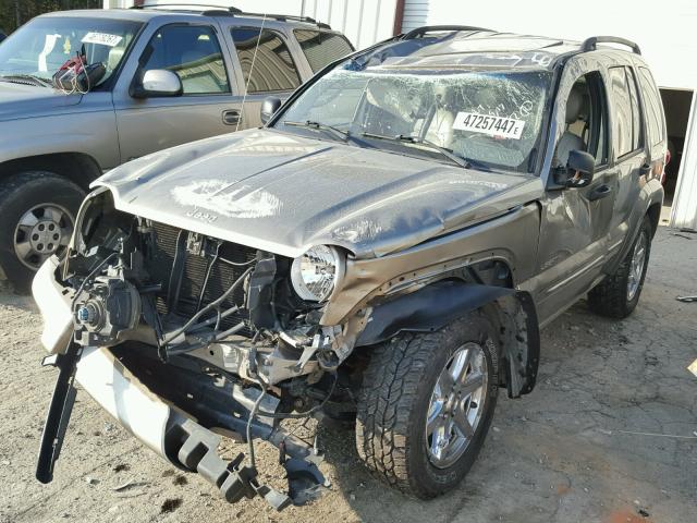 1J4GK58K04W225592 - 2004 JEEP LIBERTY LI GREEN photo 2