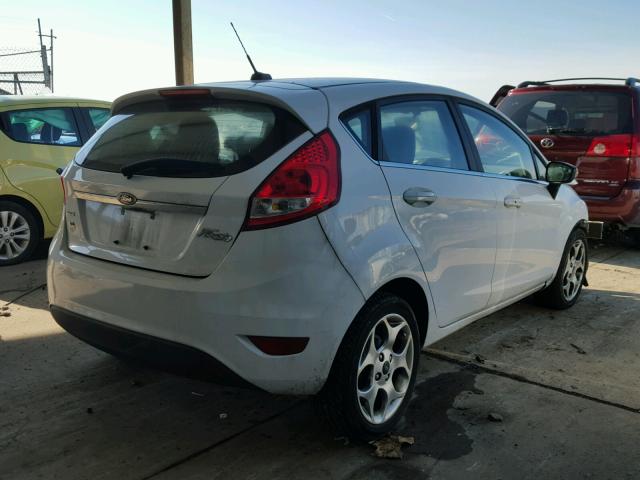 3FADP4FJ9BM113150 - 2011 FORD FIESTA SES WHITE photo 4