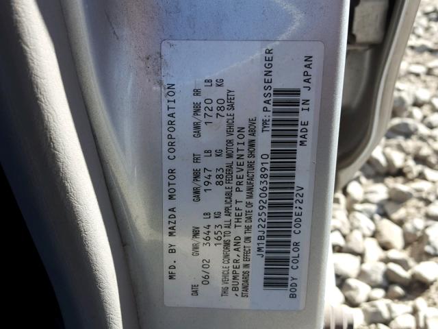 JM1BJ225920638910 - 2002 MAZDA PROTEGE DX SILVER photo 10