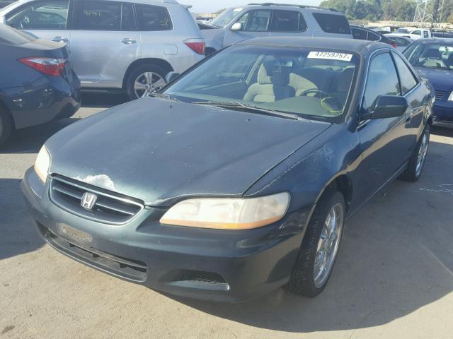 1HGCG31801A000141 - 2001 HONDA ACCORD LX GREEN photo 2