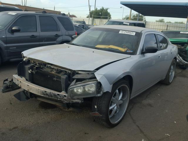 2B3KA43G28H196957 - 2008 DODGE CHARGER SILVER photo 2