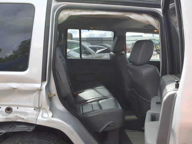 1J8HG48P17C528865 - 2007 JEEP COMMANDER SILVER photo 6
