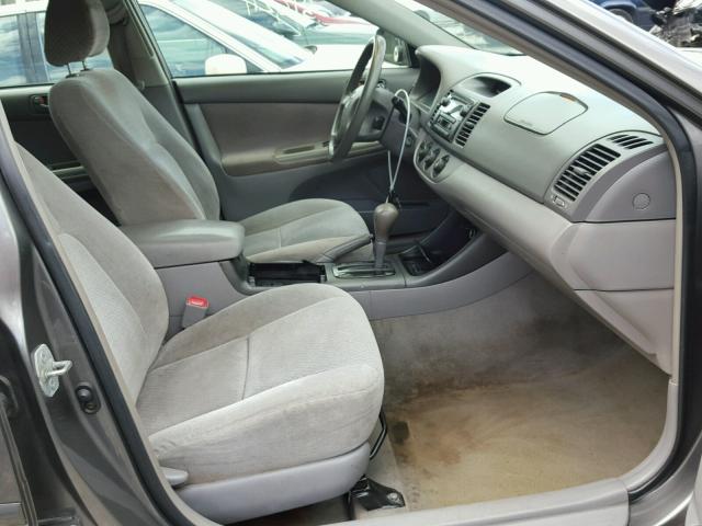 4T1BE32K14U807406 - 2004 TOYOTA CAMRY LE GRAY photo 5