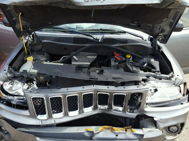 1C4NJCBA1CD518593 - 2012 JEEP COMPASS SP 灰色 照片 7