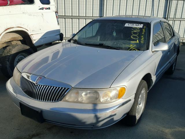 1LNFM97V2WY647879 - 1998 LINCOLN CONTINENTA GRAY photo 2