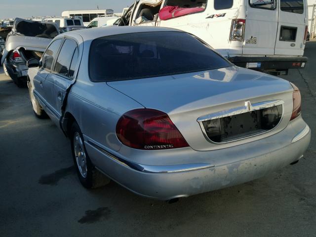 1LNFM97V2WY647879 - 1998 LINCOLN CONTINENTA GRAY photo 3