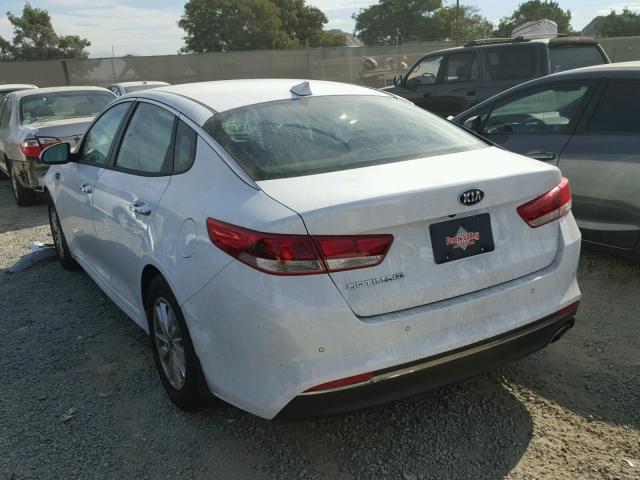 5XXGT4L30JG196038 - 2018 KIA OPTIMA LX WHITE photo 3