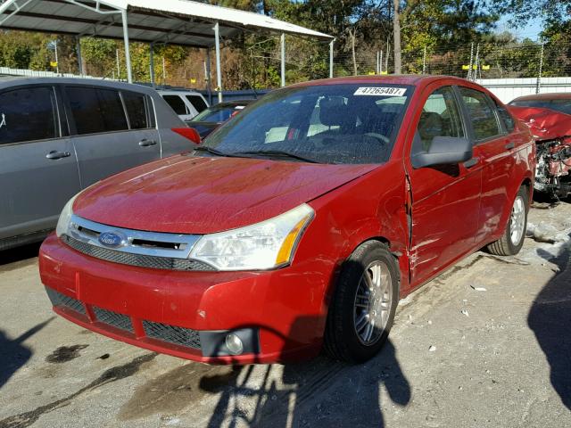 1FAHP3FNXAW159227 - 2010 FORD FOCUS SE RED photo 2