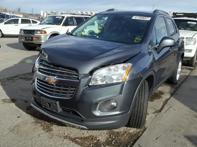 3GNCJRSB9GL165708 - 2016 CHEVROLET TRAX LTZ GRAY photo 2