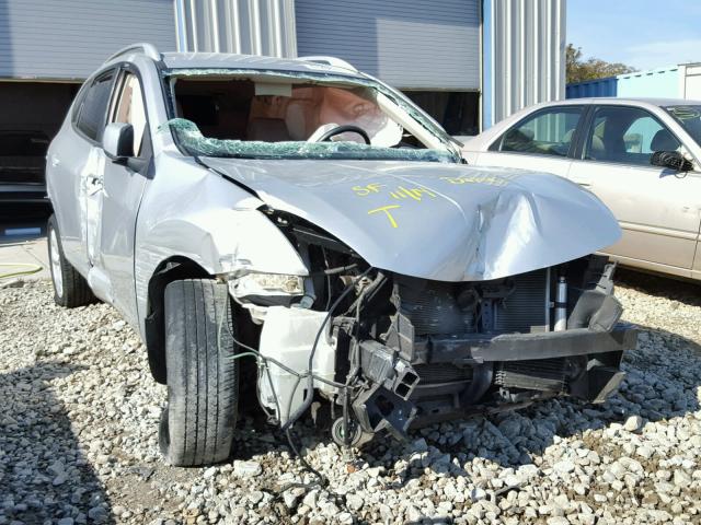 JN8AS58T98W010582 - 2008 NISSAN ROGUE S SILVER photo 1