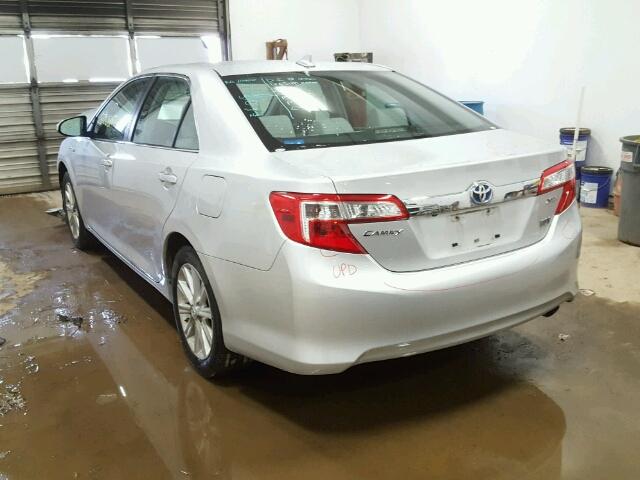 4T1BD1FK2DU077376 - 2013 TOYOTA CAMRY HYBR SILVER photo 3