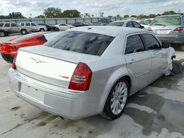 2C3KA63H87H792225 - 2007 CHRYSLER 300C SILVER photo 4