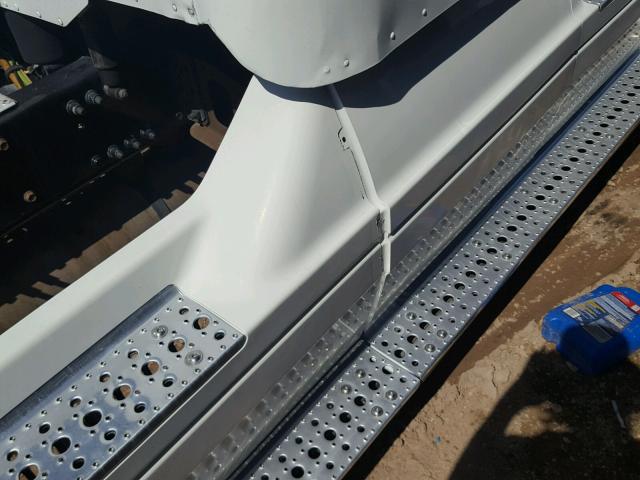 1FUJBBCK96LU15423 - 2006 FREIGHTLINER CONVENTION WHITE photo 10