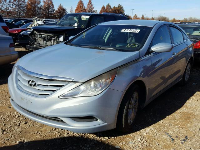 5NPEB4AC2BH025021 - 2011 HYUNDAI SONATA GLS SILVER photo 2