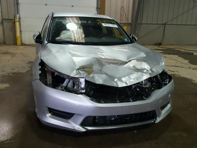 1HGCR2F38FA053582 - 2015 HONDA ACCORD LX SILVER photo 9