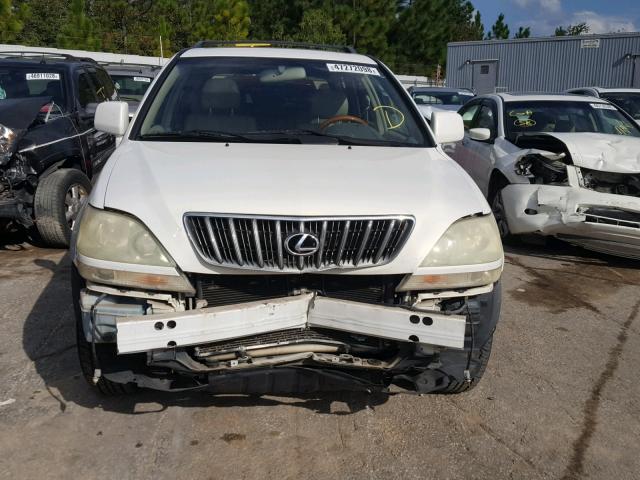 JTJGF10U120140144 - 2002 LEXUS RX 300 WHITE photo 9