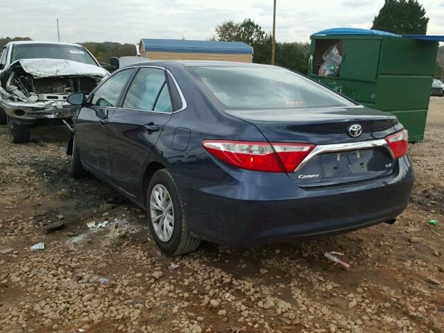 4T1BF1FK1HU802420 - 2017 TOYOTA CAMRY LE BLUE photo 3