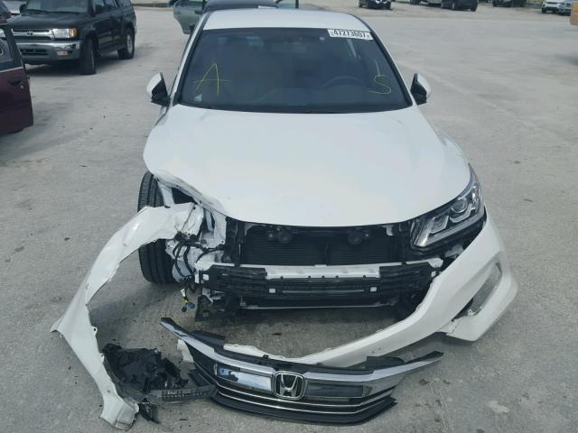 1HGCR2F19HA084390 - 2017 HONDA ACCORD SPO WHITE photo 9