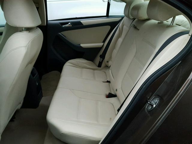 3VWDX7AJ2CM337443 - 2012 VOLKSWAGEN JETTA SE 棕色 照片 6