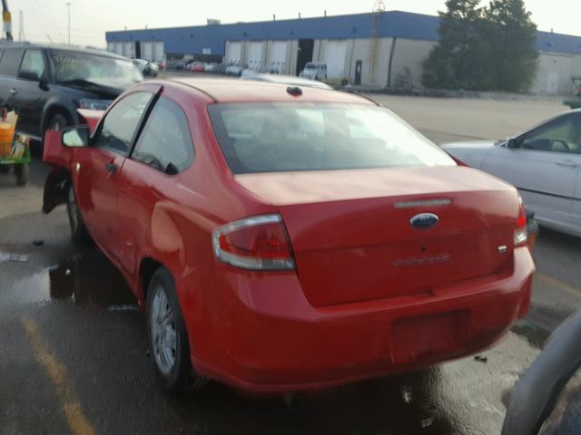 1FAHP33N88W208231 - 2008 FORD FOCUS SE RED photo 3