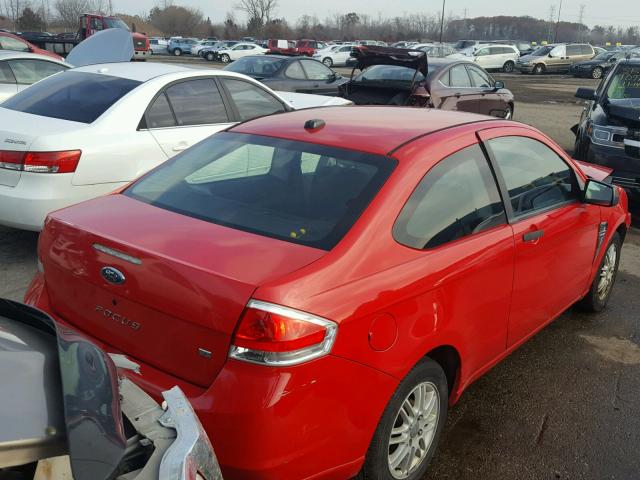 1FAHP33N88W208231 - 2008 FORD FOCUS SE RED photo 4