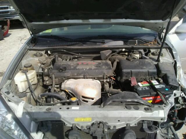 4T1BE32K94U931357 - 2004 TOYOTA CAMRY LE ვერცხლისფერი ფოტო 7