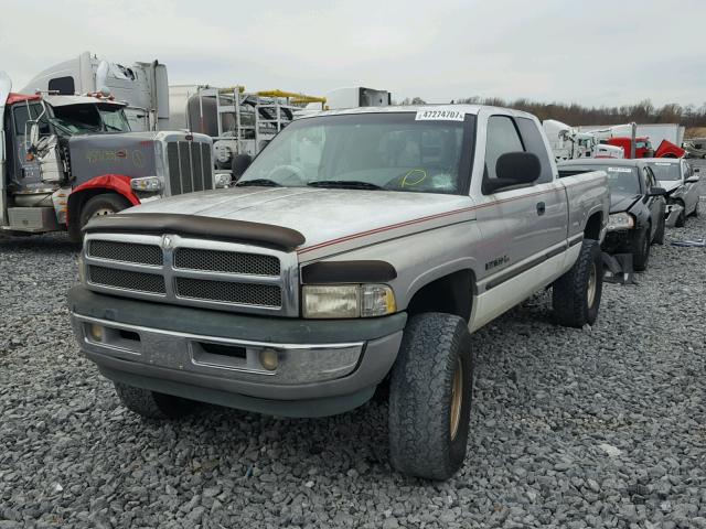 3B7HF13Z9WG130011 - 1998 DODGE RAM 1500 WHITE photo 2