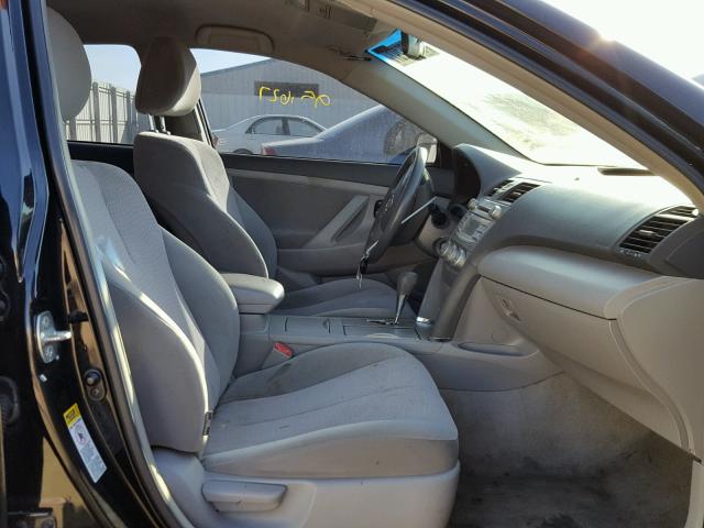 4T1BF3EK1AU075993 - 2010 TOYOTA CAMRY BASE BLACK photo 5