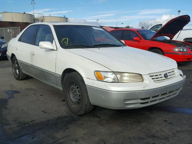 JT2BG22K9X0375225 - 1999 TOYOTA CAMRY LE WHITE photo 1