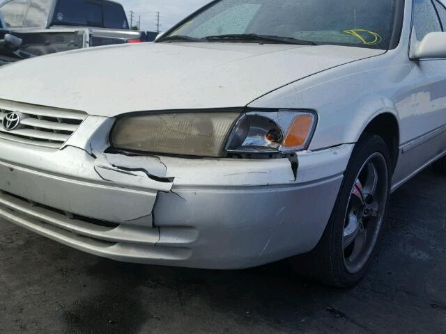JT2BG22K9X0375225 - 1999 TOYOTA CAMRY LE თეთრი ფოტო 9