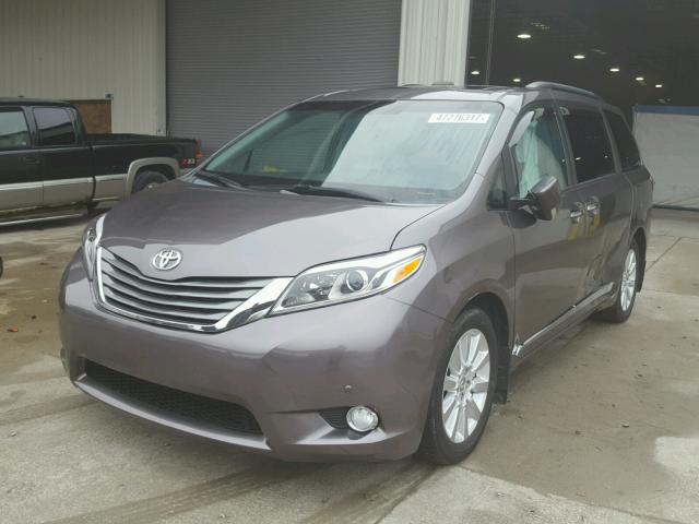 5TDYK3DC1FS589763 - 2015 TOYOTA SIENNA GRAY photo 2