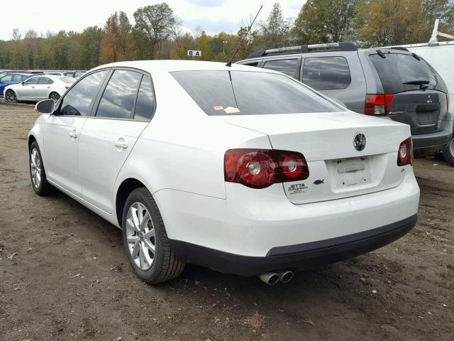 3VWAZ7AJ3AM078617 - 2010 VOLKSWAGEN JETTA LIMI WHITE photo 3