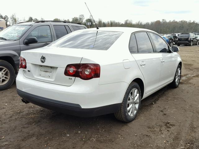 3VWAZ7AJ3AM078617 - 2010 VOLKSWAGEN JETTA LIMI WHITE photo 4