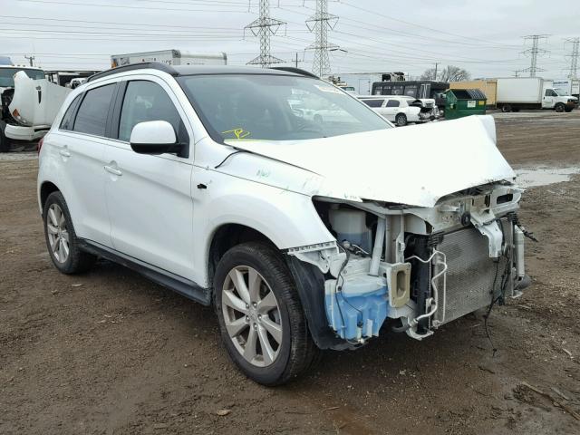 4A4AP4AU1DE009770 - 2013 MITSUBISHI OUTLANDER WHITE photo 1