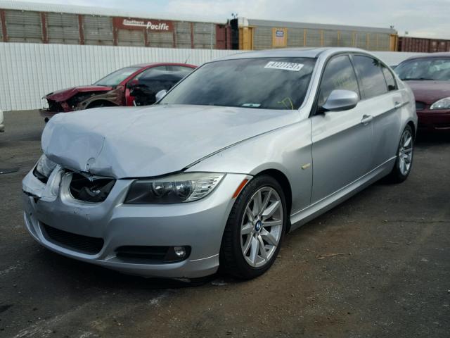 WBAPH57519NM32406 - 2009 BMW 328 I SULE SILVER photo 2