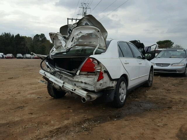 1HGCM56447A113559 - 2007 HONDA ACCORD LX WHITE photo 4