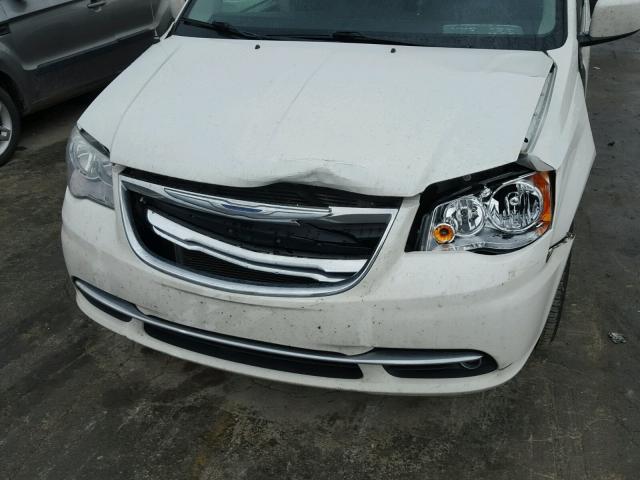 2C4RC1BG5CR286226 - 2012 CHRYSLER TOWN & COU WHITE photo 9