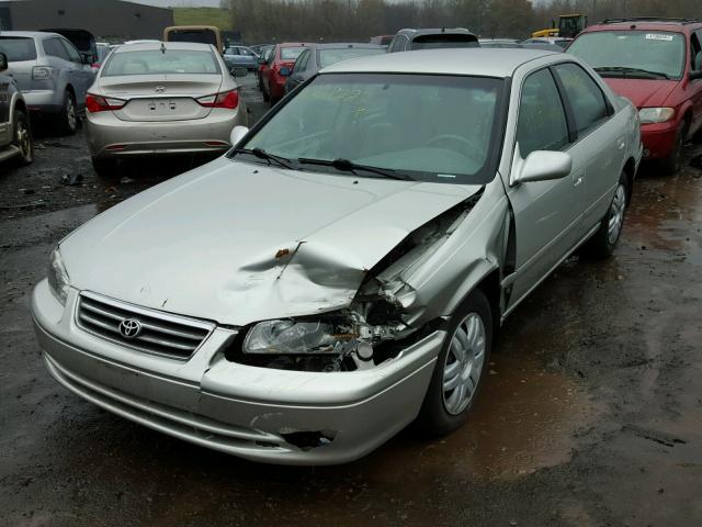 JT2BG22K9Y0478890 - 2000 TOYOTA CAMRY CE SILVER photo 2