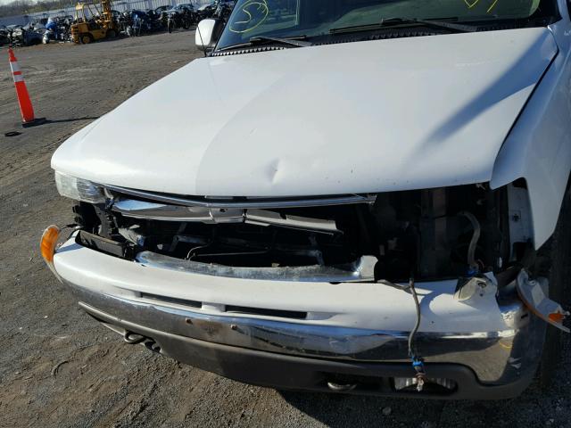 1GNEK13Z13J338996 - 2003 CHEVROLET TAHOE K150 WHITE photo 9