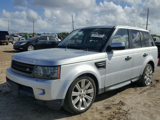 SALSK2D46AA248124 - 2010 LAND ROVER RANGE ROVE SILVER photo 2