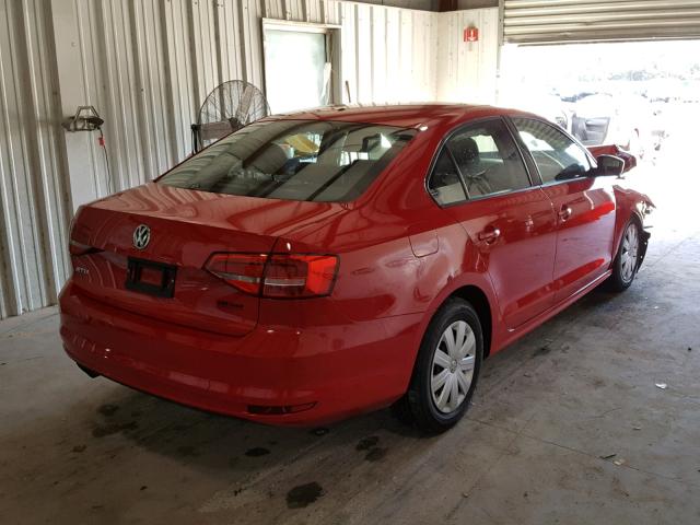 3VW1K7AJ3FM334699 - 2015 VOLKSWAGEN JETTA BASE RED photo 4